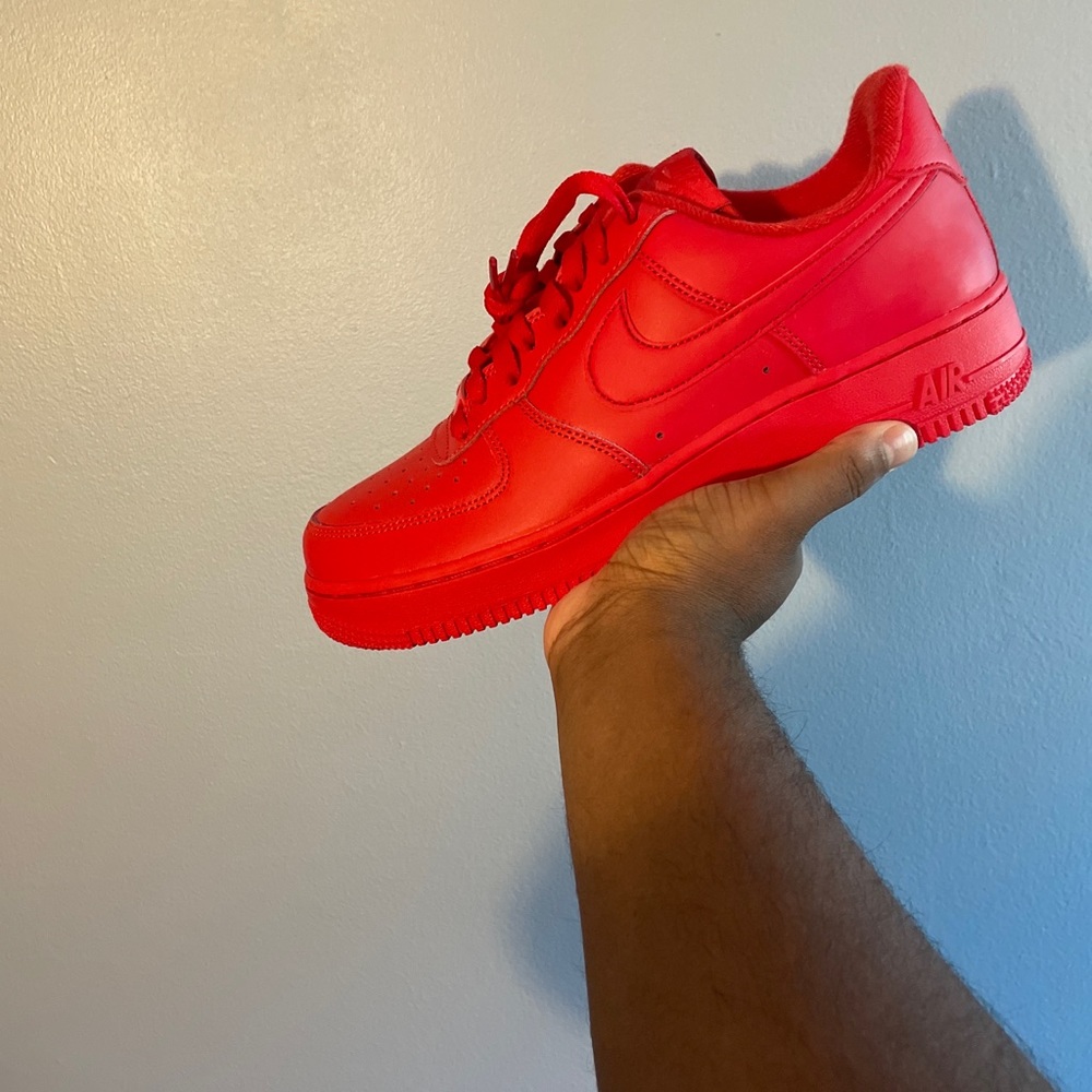 Jordan 1 LV8 triple red